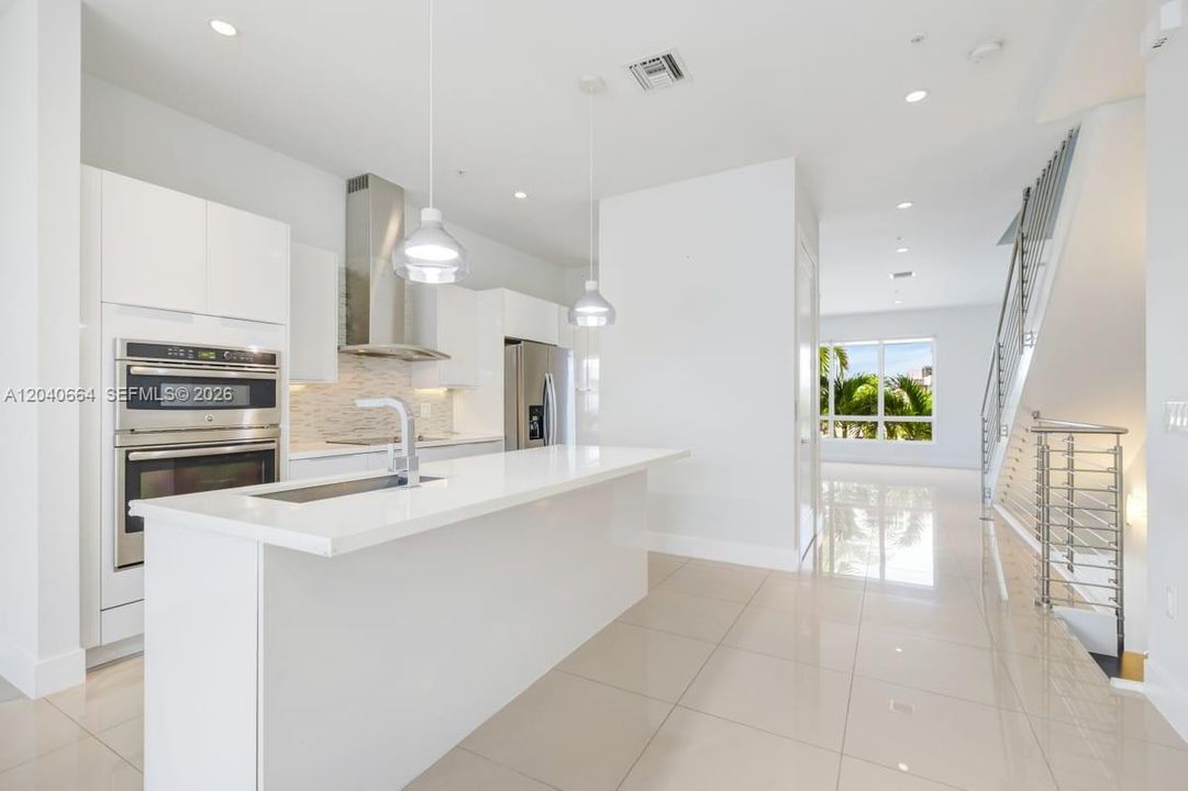 For Sale: $915,000 (4 beds, 3 baths, 2437 Square Feet)