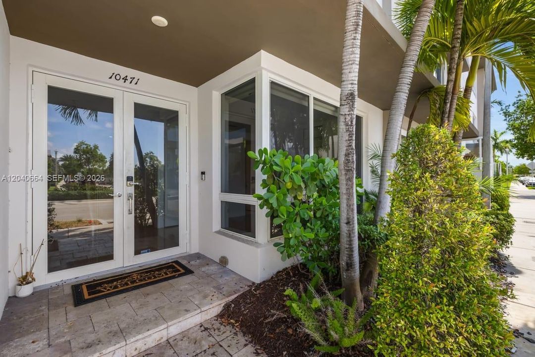 For Sale: $915,000 (4 beds, 3 baths, 2437 Square Feet)