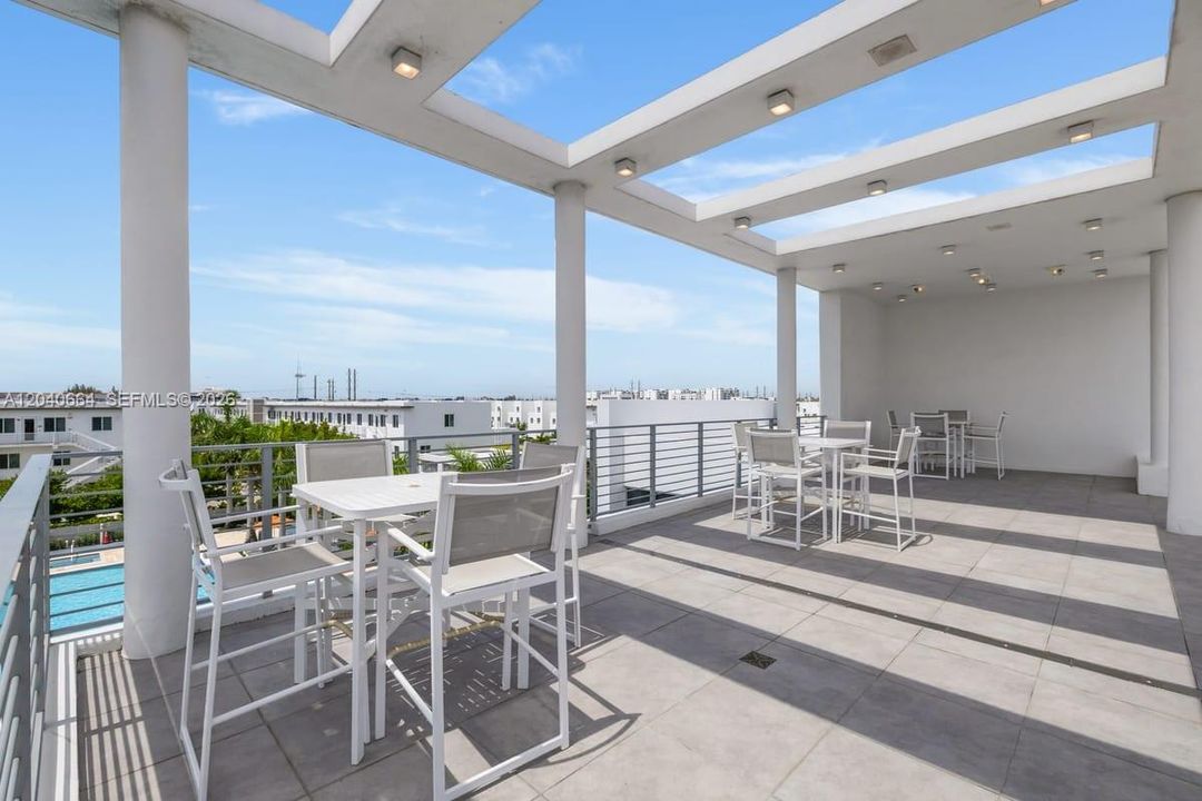 For Sale: $915,000 (4 beds, 3 baths, 2437 Square Feet)