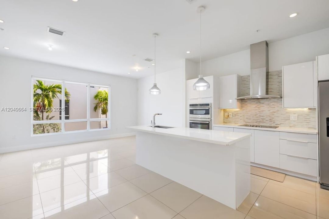 For Sale: $915,000 (4 beds, 3 baths, 2437 Square Feet)