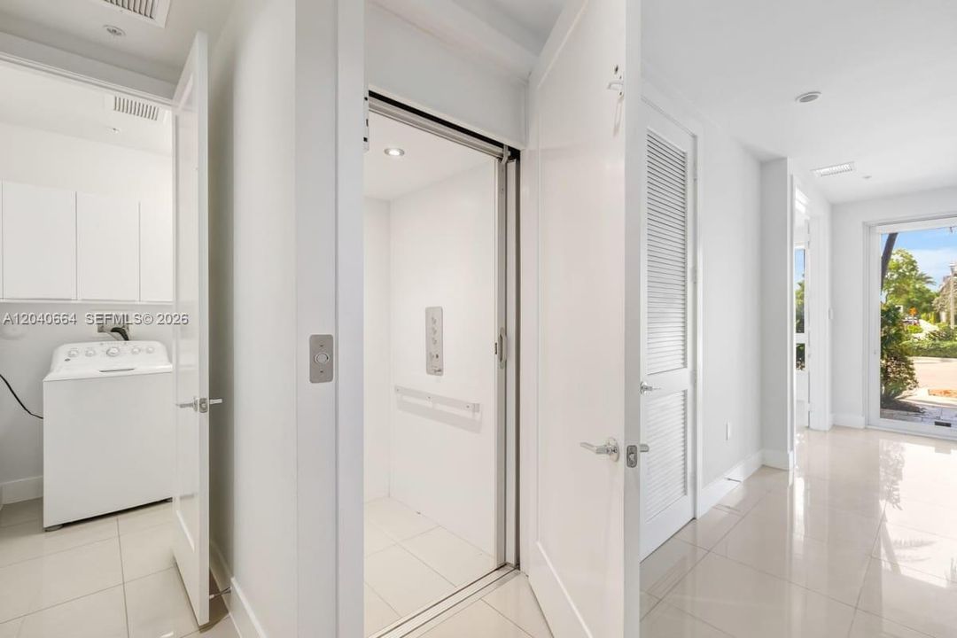 For Sale: $915,000 (4 beds, 3 baths, 2437 Square Feet)