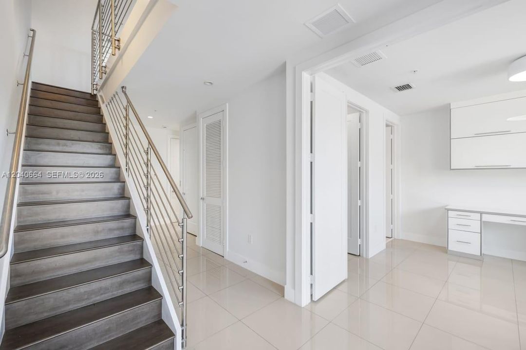 For Sale: $915,000 (4 beds, 3 baths, 2437 Square Feet)