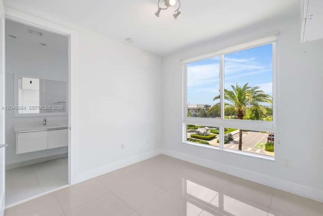 For Sale: $915,000 (4 beds, 3 baths, 2437 Square Feet)