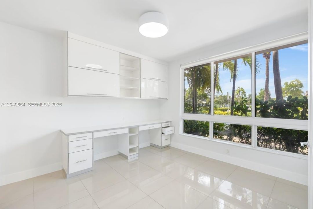 For Sale: $915,000 (4 beds, 3 baths, 2437 Square Feet)