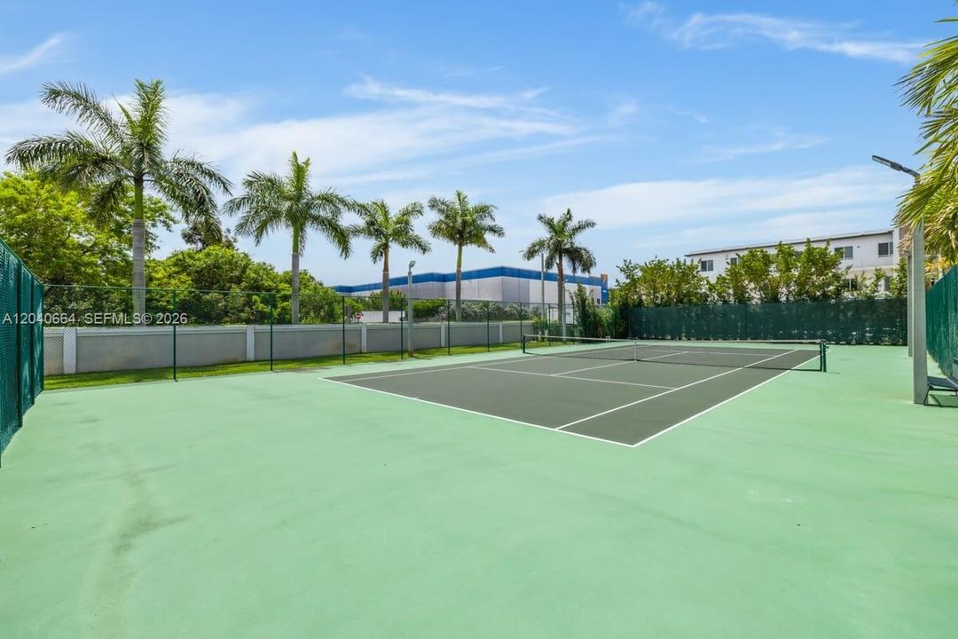 For Sale: $915,000 (4 beds, 3 baths, 2437 Square Feet)
