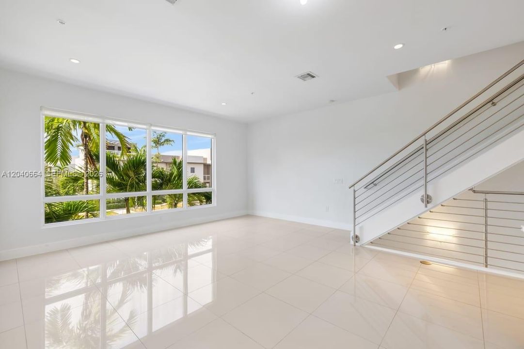 For Sale: $915,000 (4 beds, 3 baths, 2437 Square Feet)
