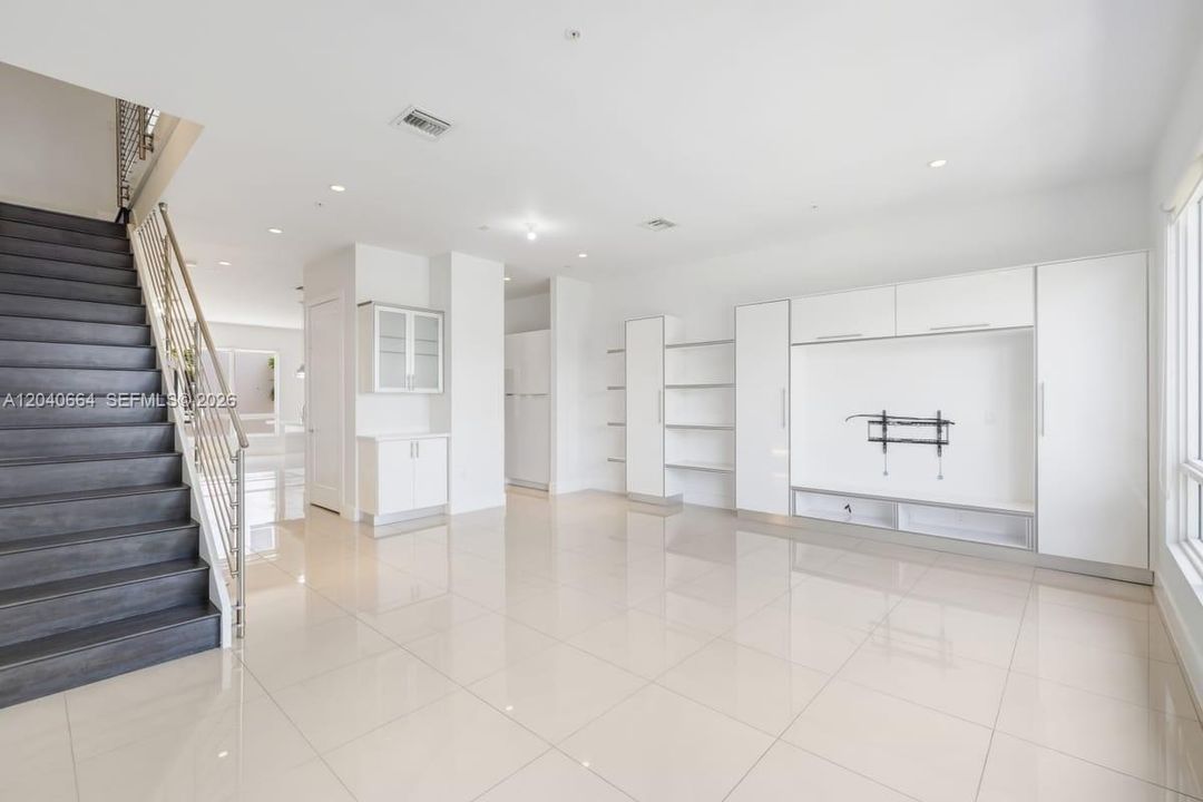 For Sale: $915,000 (4 beds, 3 baths, 2437 Square Feet)