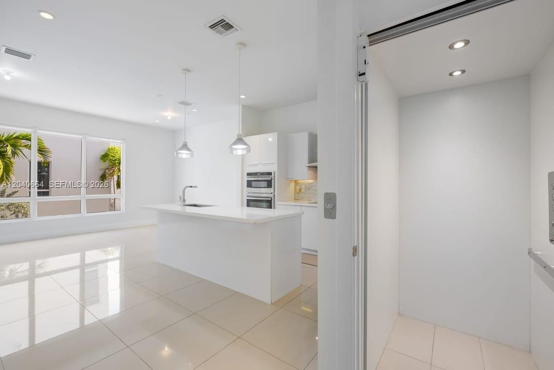 For Sale: $915,000 (4 beds, 3 baths, 2437 Square Feet)