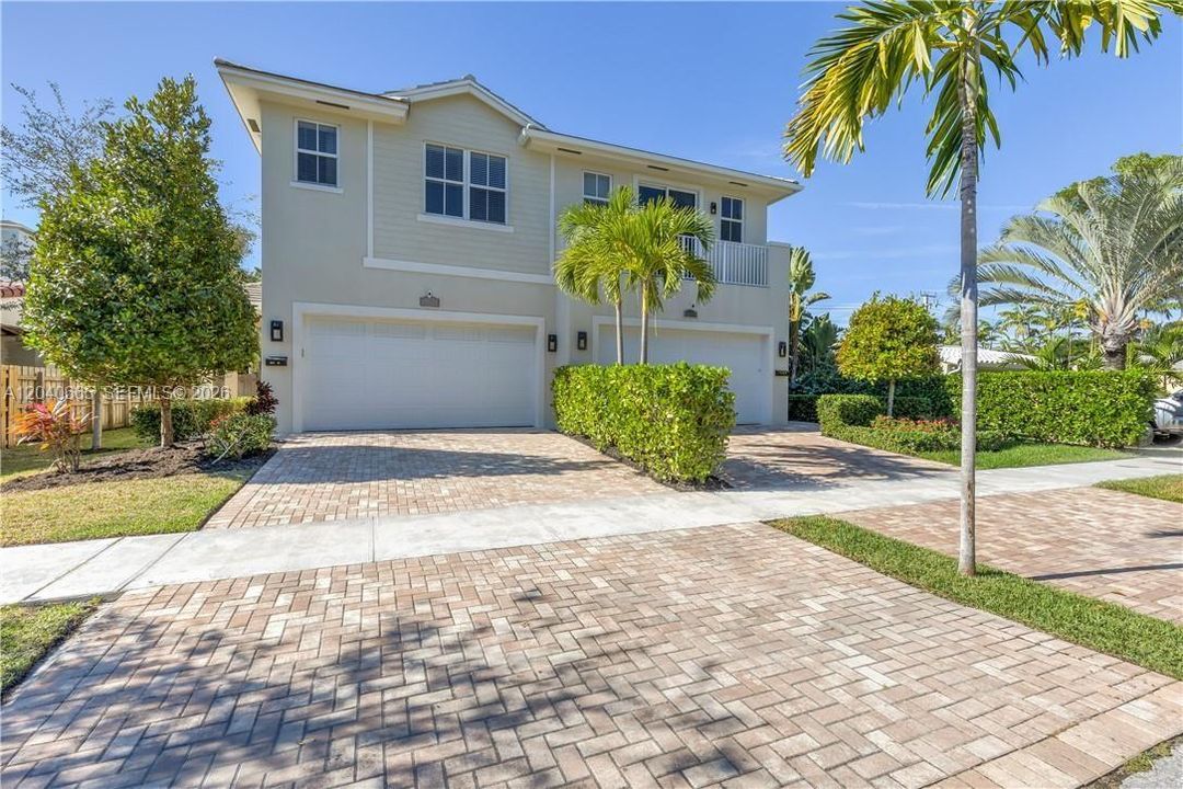 For Rent: $6,750 (4 beds, 3 baths, 2680 Square Feet)