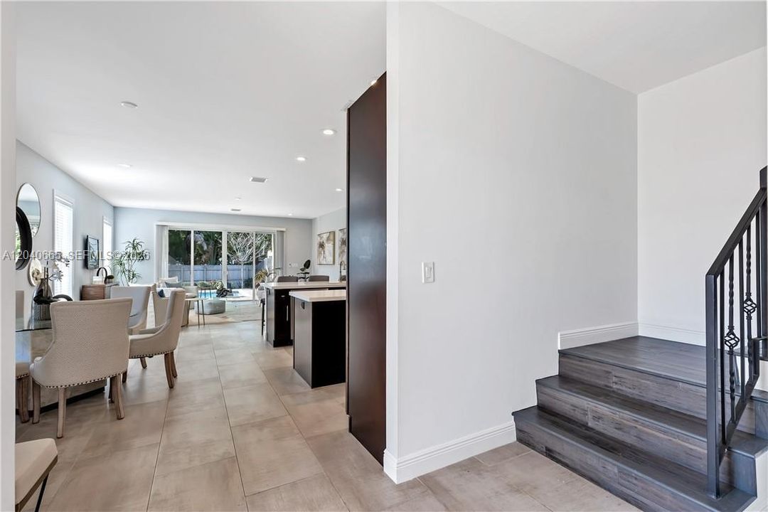 For Rent: $6,750 (4 beds, 3 baths, 2680 Square Feet)