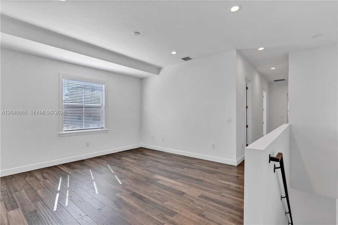 For Rent: $6,750 (4 beds, 3 baths, 2680 Square Feet)