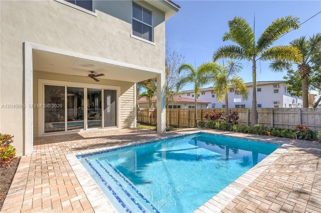 For Rent: $6,750 (4 beds, 3 baths, 2680 Square Feet)
