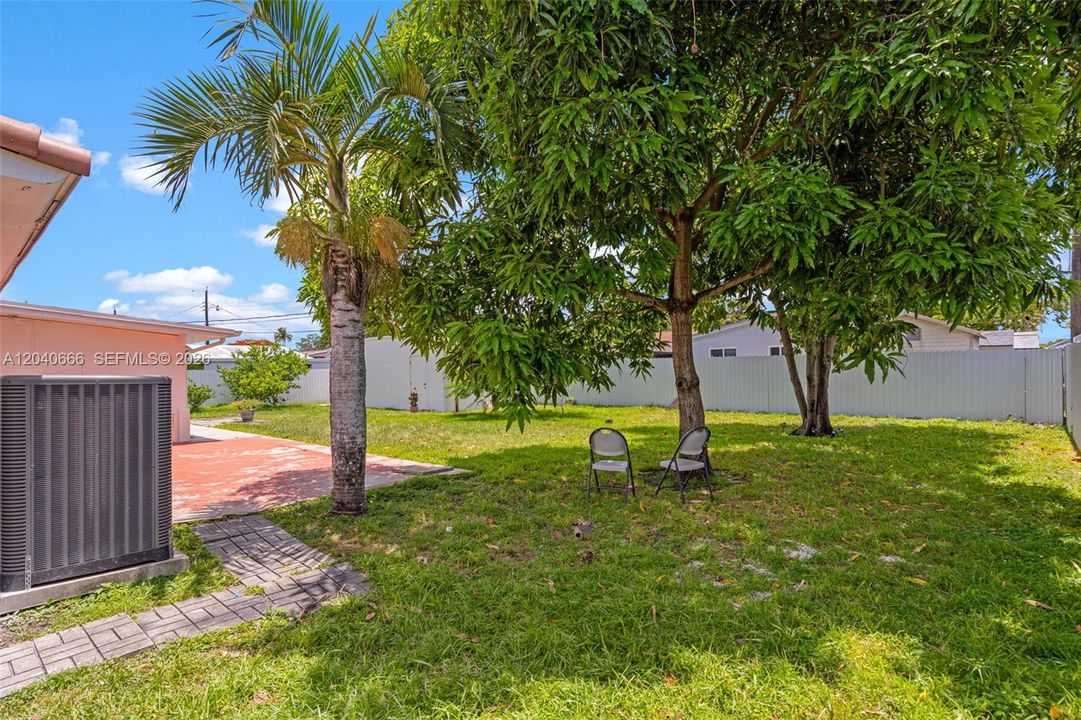 For Sale: $760,000 (4 beds, 3 baths, 1791 Square Feet)