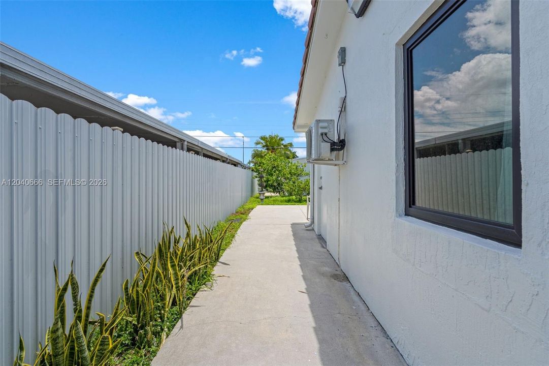 For Sale: $760,000 (4 beds, 3 baths, 1791 Square Feet)