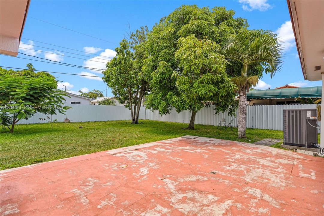 For Sale: $760,000 (4 beds, 3 baths, 1791 Square Feet)