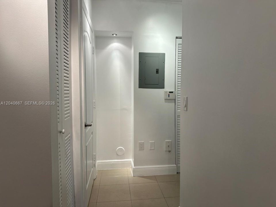 В аренду: $2,300 (1 спален, 1 ванн, 716 Квадратных фут)