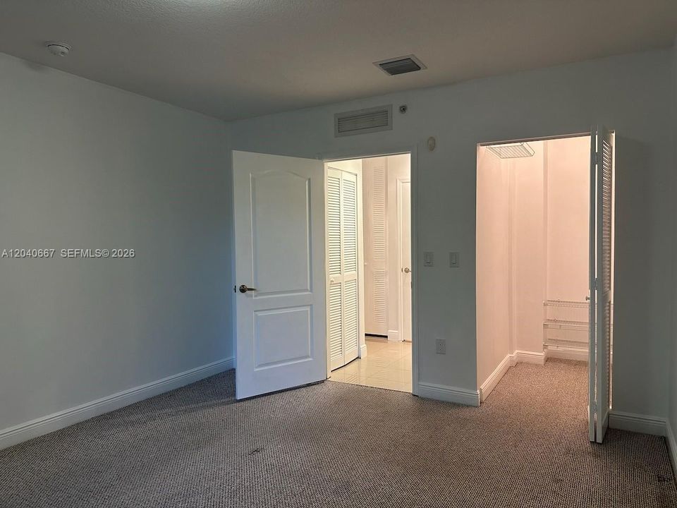 В аренду: $2,300 (1 спален, 1 ванн, 716 Квадратных фут)