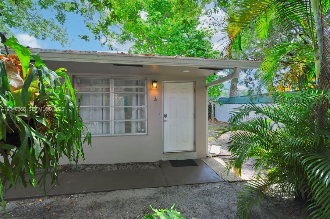 For Rent: $1,850 (1 beds, 1 baths, 1549 Square Feet)