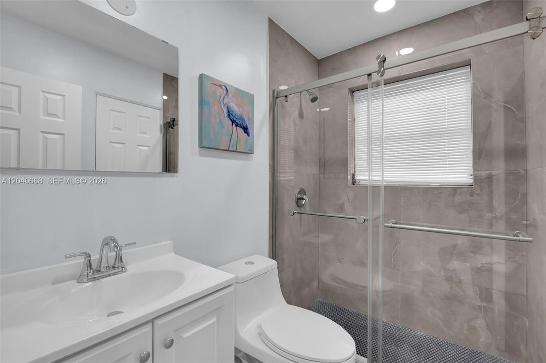 For Rent: $1,850 (1 beds, 1 baths, 1549 Square Feet)