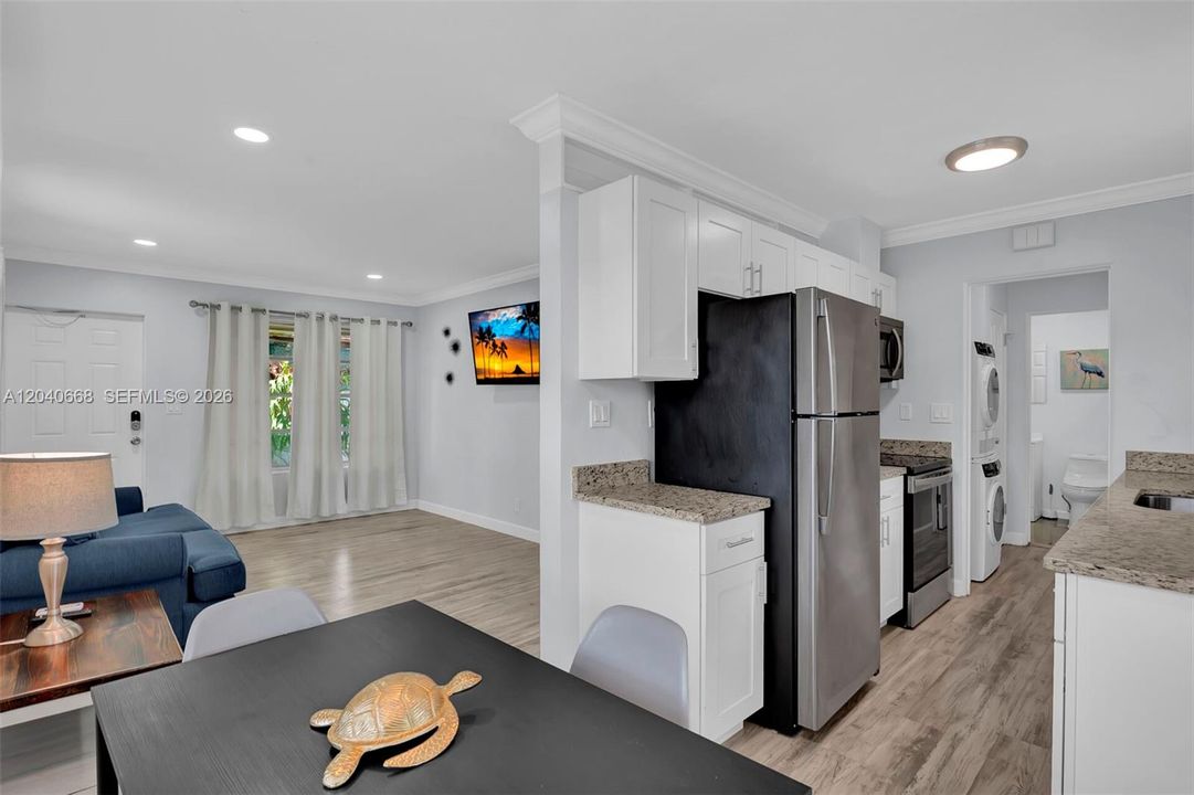 For Rent: $1,850 (1 beds, 1 baths, 1549 Square Feet)