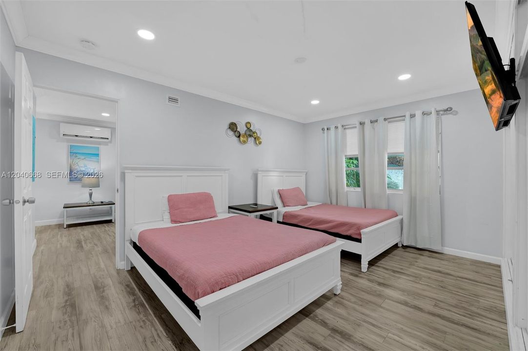 For Rent: $1,850 (1 beds, 1 baths, 1549 Square Feet)