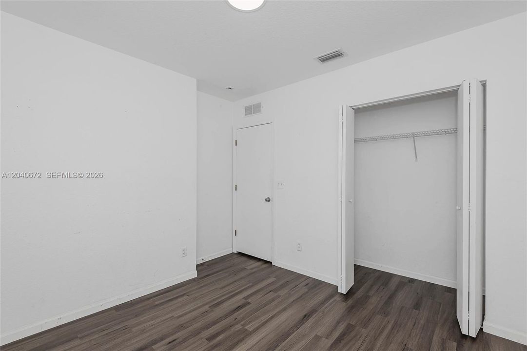В аренду: $3,475 (3 спален, 2 ванн, 1570 Квадратных фут)