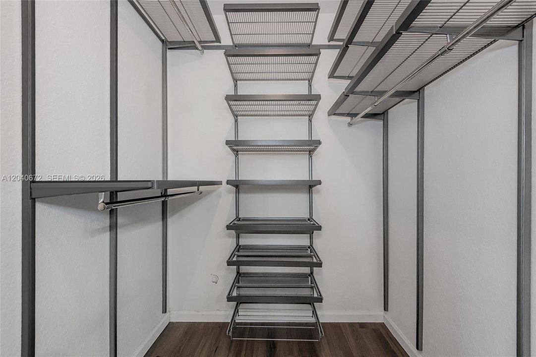 В аренду: $3,475 (3 спален, 2 ванн, 1570 Квадратных фут)