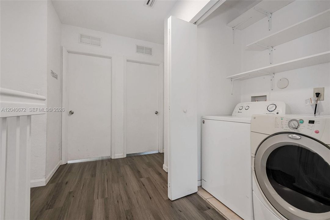 В аренду: $3,475 (3 спален, 2 ванн, 1570 Квадратных фут)