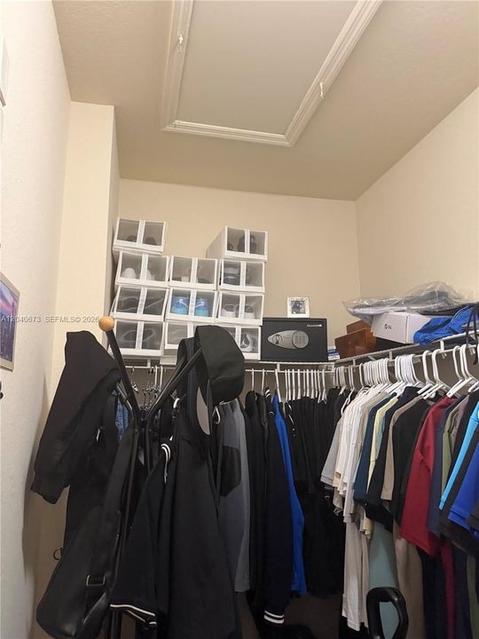 For Sale: $445,000 (2 beds, 2 baths, 1422 Square Feet)