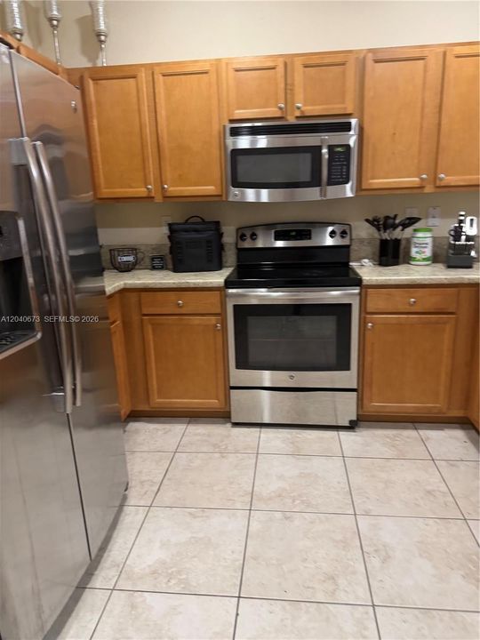 For Sale: $445,000 (2 beds, 2 baths, 1422 Square Feet)