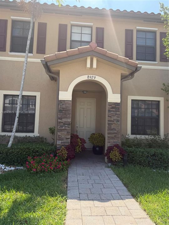 For Sale: $445,000 (2 beds, 2 baths, 1422 Square Feet)