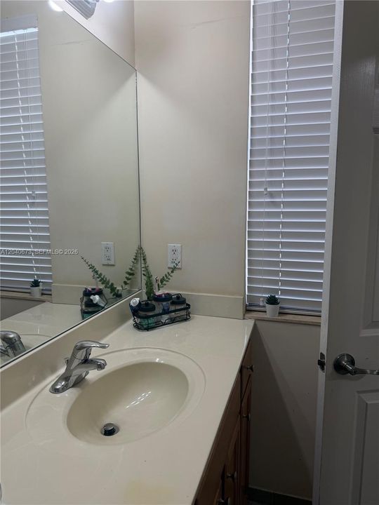 For Sale: $445,000 (2 beds, 2 baths, 1422 Square Feet)