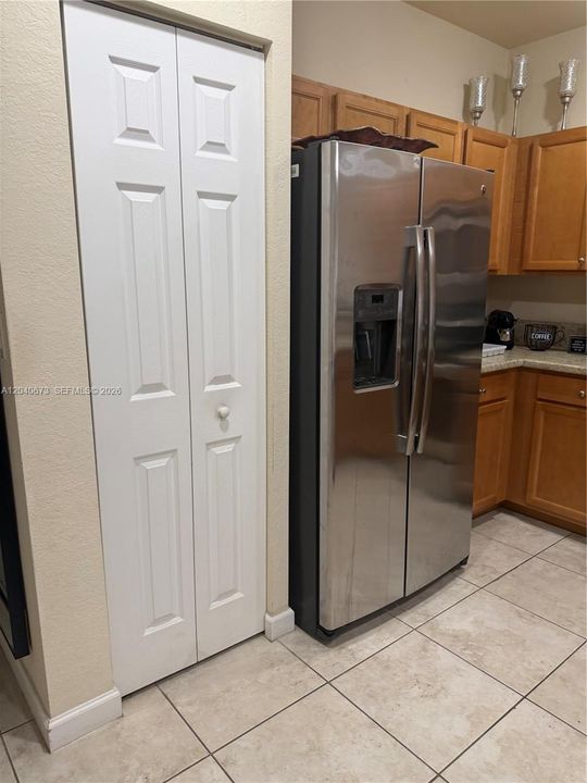 For Sale: $445,000 (2 beds, 2 baths, 1422 Square Feet)