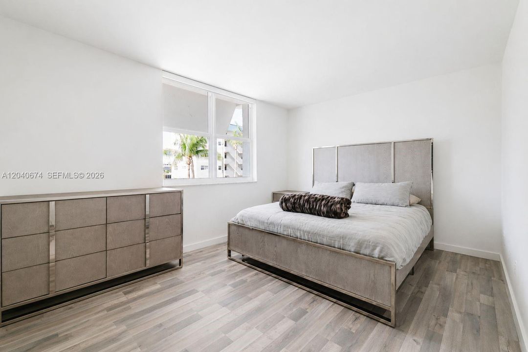 For Rent: $3,900 (2 beds, 2 baths, 1394 Square Feet)
