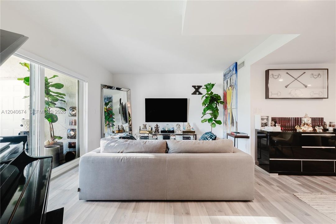 For Rent: $3,900 (2 beds, 2 baths, 1394 Square Feet)