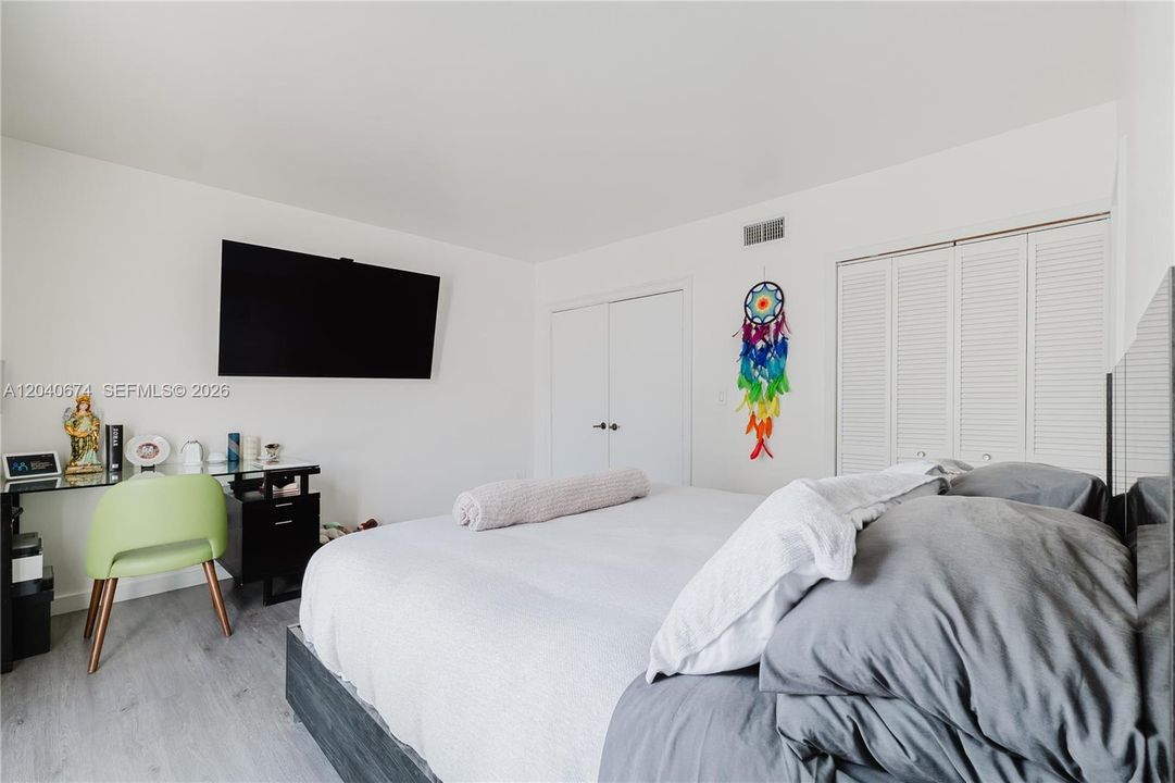 For Rent: $3,900 (2 beds, 2 baths, 1394 Square Feet)