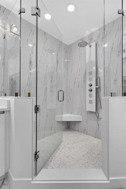 OVERSIZED SHOWER