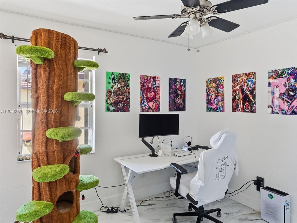 For Sale: $315,000 (3 beds, 2 baths, 1379 Square Feet)