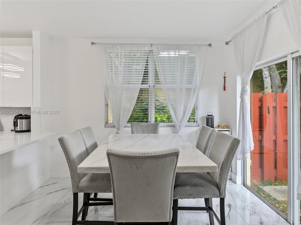 For Sale: $315,000 (3 beds, 2 baths, 1379 Square Feet)