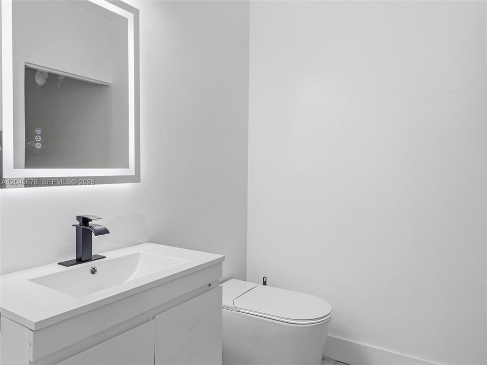 For Sale: $315,000 (3 beds, 2 baths, 1379 Square Feet)