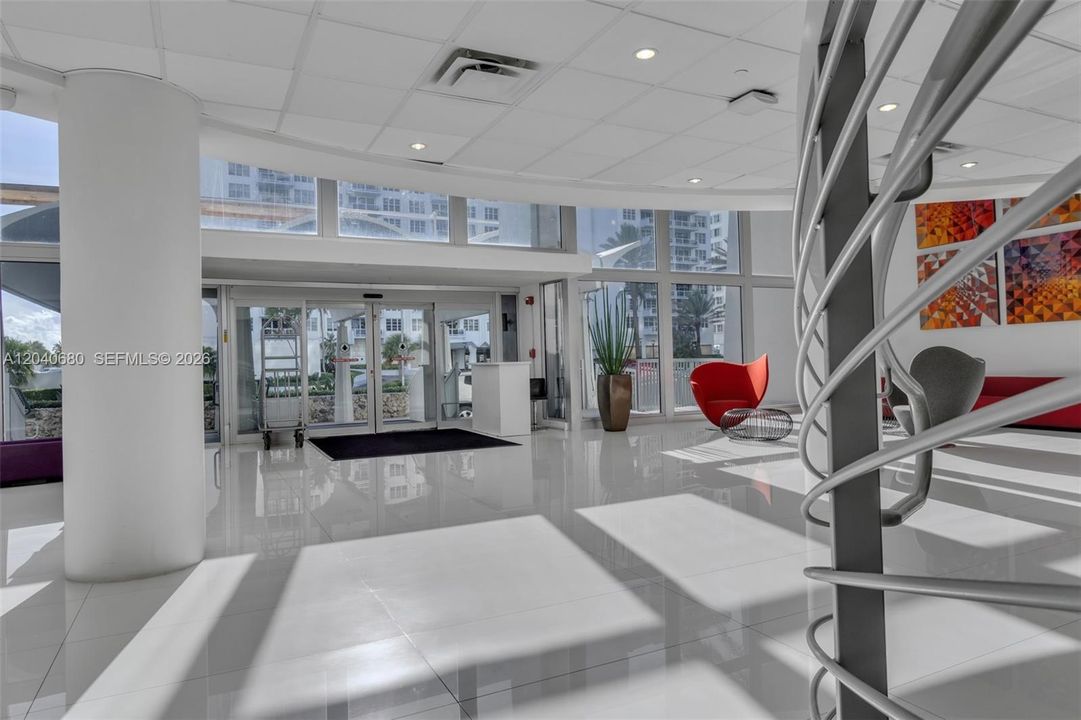 For Rent: $4,200 (2 beds, 2 baths, 824 Square Feet)