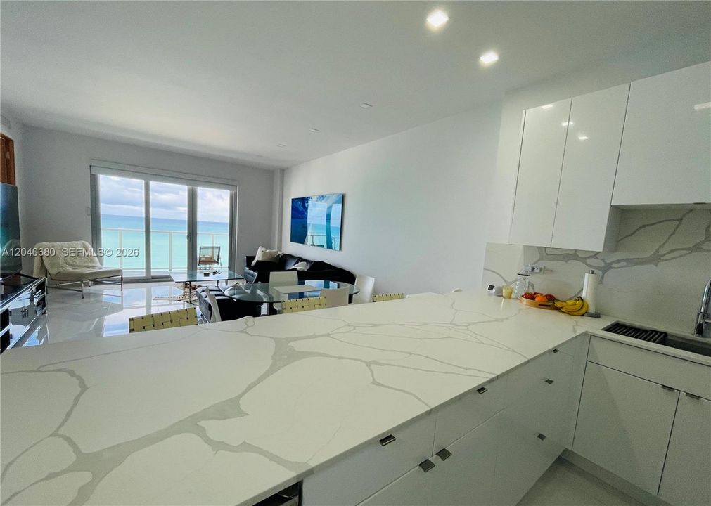 For Rent: $4,200 (2 beds, 2 baths, 824 Square Feet)