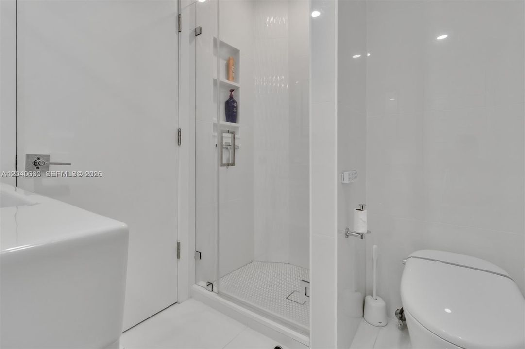 For Rent: $4,200 (2 beds, 2 baths, 824 Square Feet)
