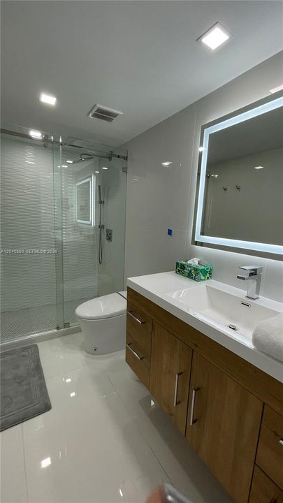 For Rent: $4,200 (2 beds, 2 baths, 824 Square Feet)