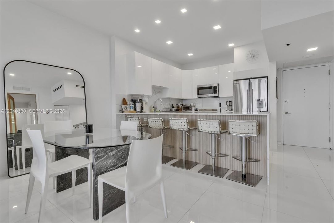 For Rent: $4,200 (2 beds, 2 baths, 824 Square Feet)