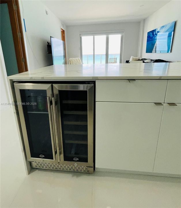 For Rent: $4,200 (2 beds, 2 baths, 824 Square Feet)