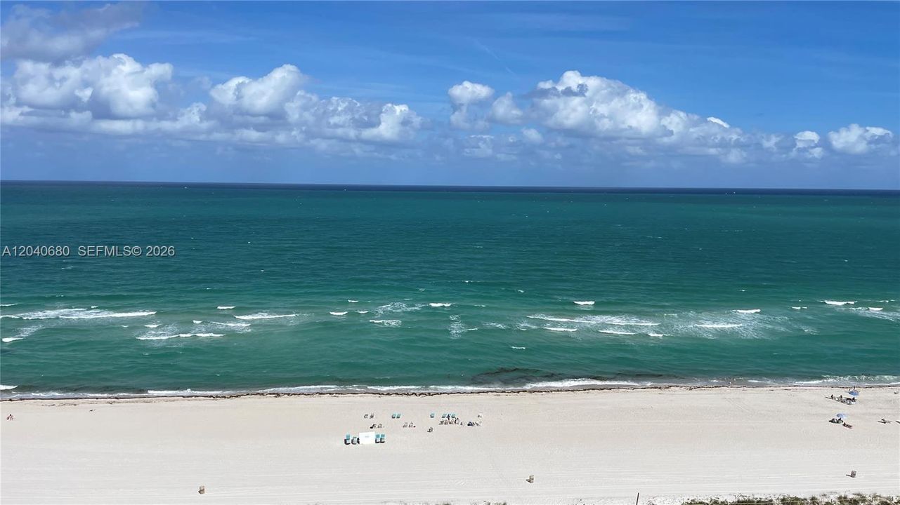 For Rent: $4,200 (2 beds, 2 baths, 824 Square Feet)