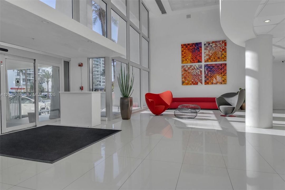 For Rent: $4,200 (2 beds, 2 baths, 824 Square Feet)