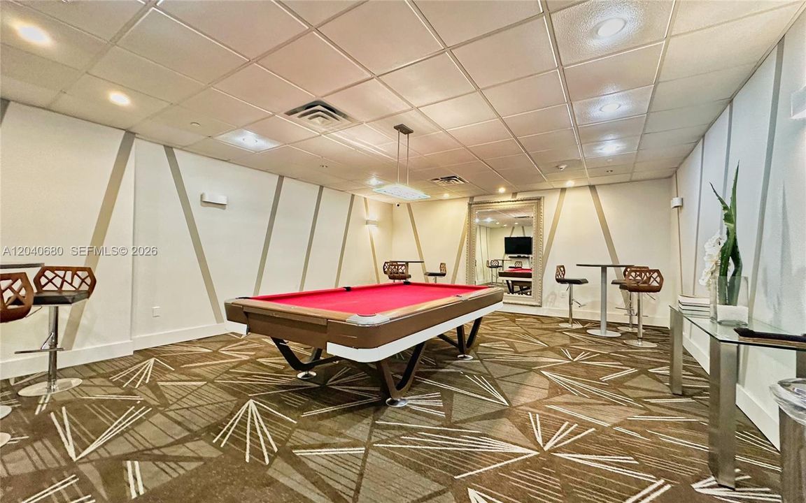 For Rent: $4,200 (2 beds, 2 baths, 824 Square Feet)