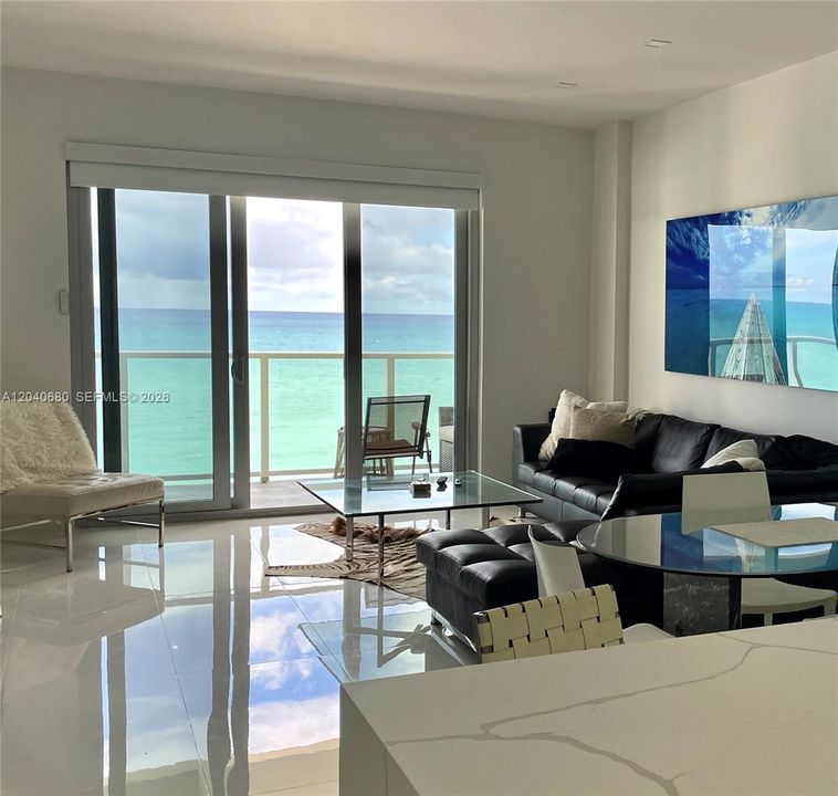 For Rent: $4,200 (2 beds, 2 baths, 824 Square Feet)